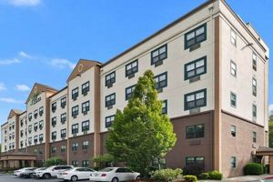 Best Extended Stay Hotels in Bellevue WA | Crown American Hotels | Luxury, Comfort & Top Destinations