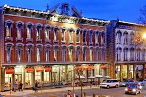 Discover Las Vegas's Historic Hotels & Casinos | Crown American Hotels | Luxury, Comfort & Top Destinations