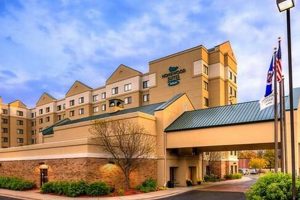 Best Hilton Hotel Mall of America Deals & Offers | Crown American Hotels | Luxury, Comfort & Top Destinations