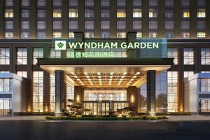 Find the Best Hotelss in America | Hotelss Guide | Crown American Hotels | Luxury, Comfort & Top Destinations