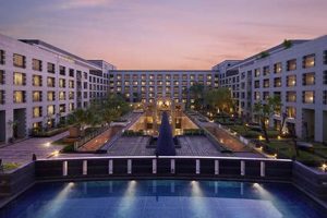 Luxury Courtyard Grand Hotel Experiences & Stays | Crown American Hotels | Luxury, Comfort & Top Destinations