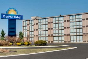 Best Manalapan NJ Hotels: Top Places to Stay Crown American Hotels | Luxury, Comfort & Top Destinations Best Manalapan NJ Hotels: Top Places to Stay | Crown American Hotels | Luxury, Comfort & Top Destinations