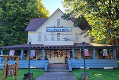 Charming Historic Hotels in Oregon: A Timeless Escape Crown American Hotels | Luxury, Comfort & Top Destinations Charming Historic Hotels in Oregon: A Timeless Escape | Crown American Hotels | Luxury, Comfort & Top Destinations