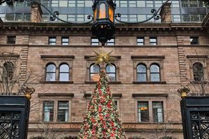 Top US Cities for a Magical Christmas Getaway Crown American Hotels | Luxury, Comfort & Top Destinations Top US Cities for a Magical Christmas Getaway | Crown American Hotels | Luxury, Comfort & Top Destinations