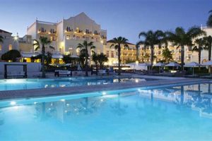Best Hi-Hotels in America: Modern & Tech-Savvy Crown American Hotels | Luxury, Comfort & Top Destinations Best Hi-Hotels in America: Modern & Tech-Savvy | Crown American Hotels | Luxury, Comfort & Top Destinations