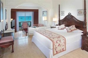 Luxury Hotel Palace Las Americas Cancun: Book Now Crown American Hotels | Luxury, Comfort & Top Destinations Luxury Hotel Palace Las Americas Cancun: Book Now | Crown American Hotels | Luxury, Comfort & Top Destinations