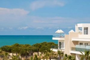 Best Hotel Super 6 Near Me | America Hotel Deals | Crown American Hotels | Luxury, Comfort & Top Destinations