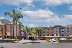 Best Extended Stay Spray: Hotel Edition | Crown American Hotels | Luxury, Comfort & Top Destinations