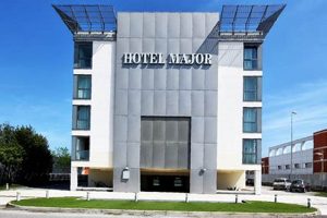 Top Major Hotels in America: Find Your Stay | Crown American Hotels | Luxury, Comfort & Top Destinations