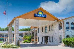 Find Days Inn Phone Numbers Near You Fast | Crown American Hotels | Luxury, Comfort & Top Destinations